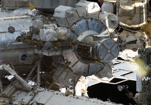 STS135-E-11139