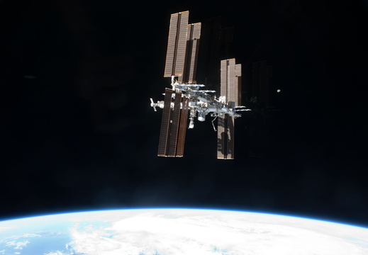 STS135-E-11826