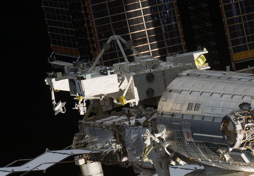 STS135-E-11123
