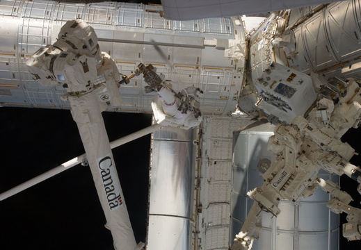 STS135-E-07588
