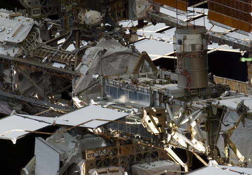 STS135-E-11148