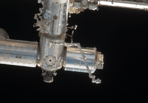 STS135-E-06811