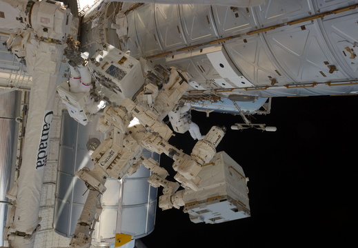 STS135-E-07572