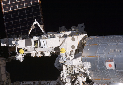 STS135-E-11061