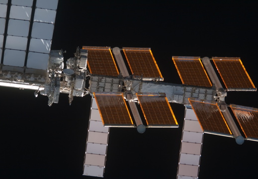 STS135-E-06796
