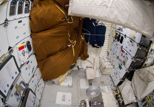 STS135-E-09125