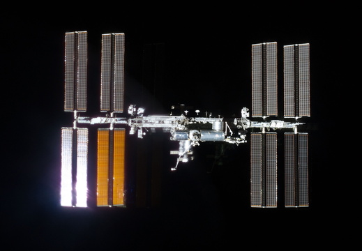 STS135-E-11774