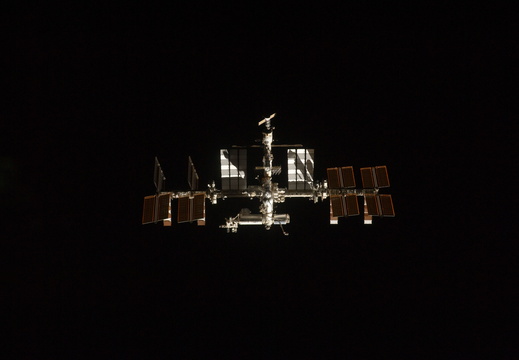 STS135-E-06705