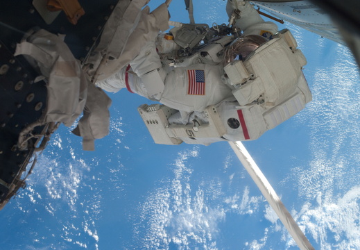 STS135-E-07636