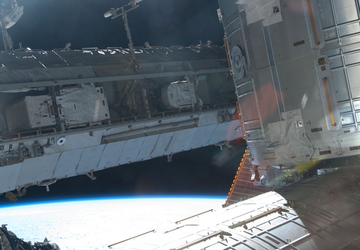 STS135-E-08494