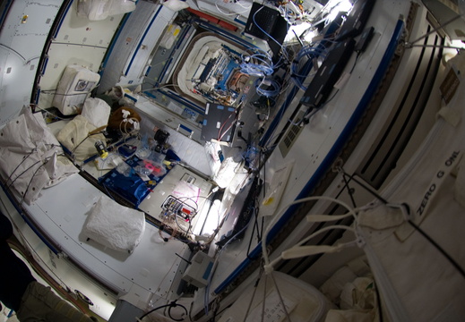 STS135-E-09279