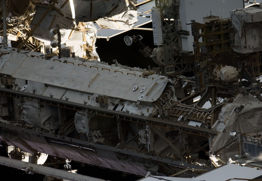 STS135-E-11153