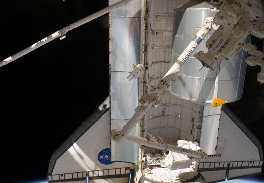 STS135-E-07526