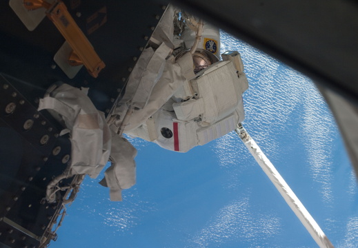 STS135-E-07641