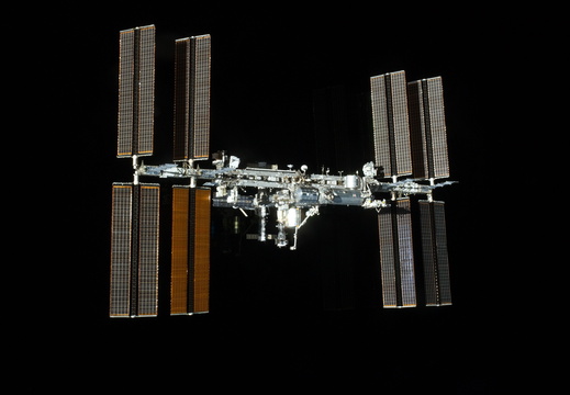 STS135-E-11789