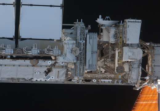 STS135-E-06875