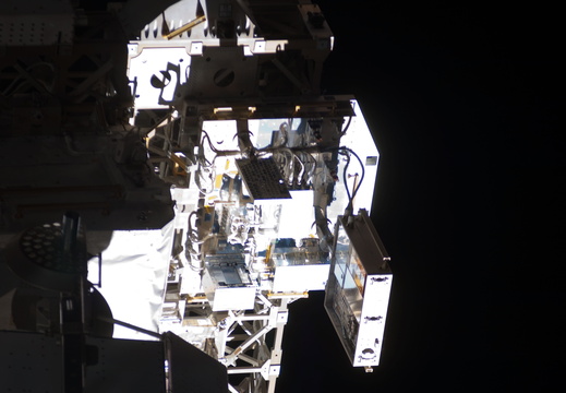STS135-E-08382