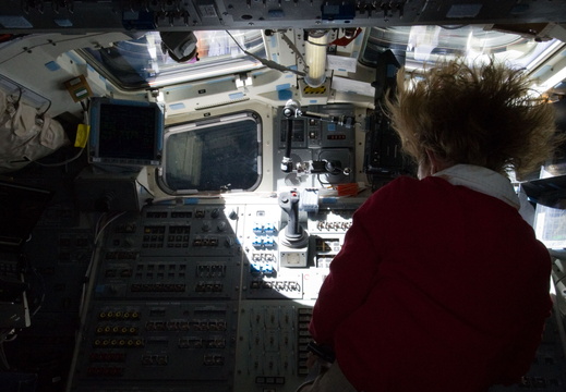 STS135-E-07130