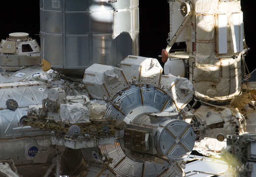 STS135-E-11138