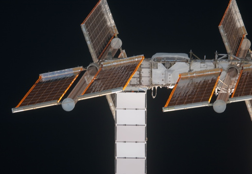 STS135-E-06799