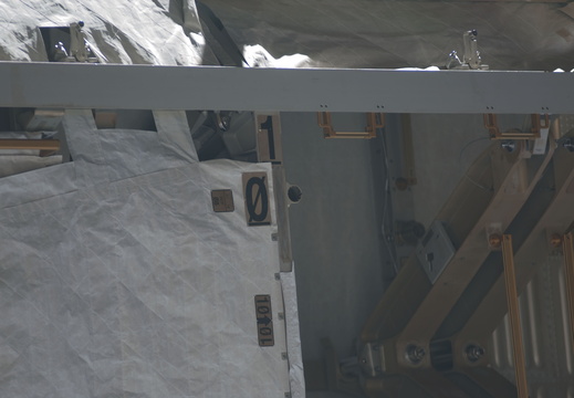 STS135-E-08632
