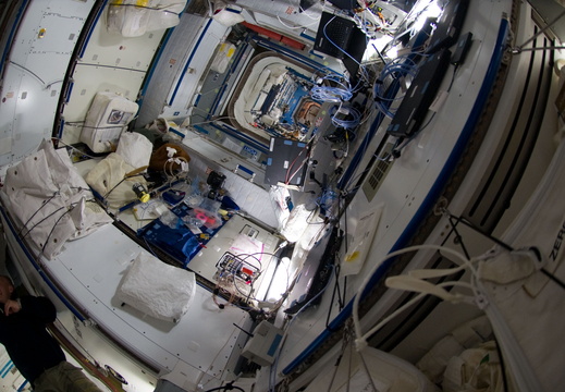 STS135-E-09275