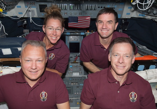 STS135-E-08715