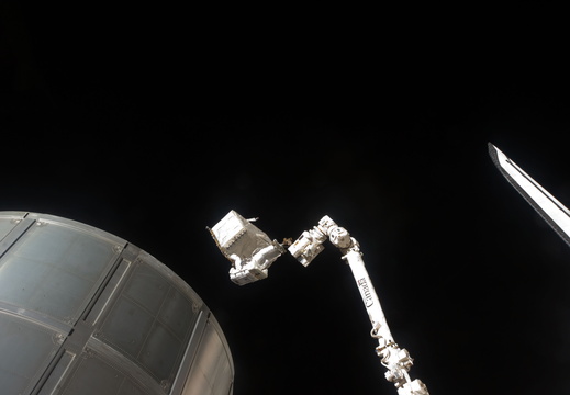 STS135-E-07503