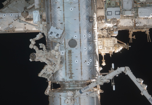 STS135-E-06852