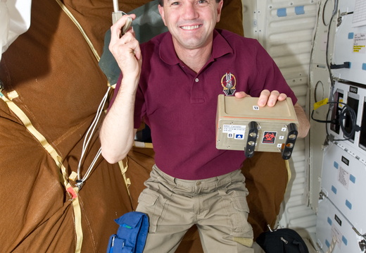 STS135-E-12242