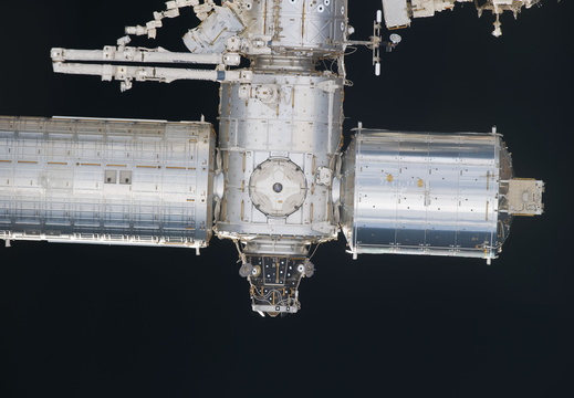 STS133-E-06431