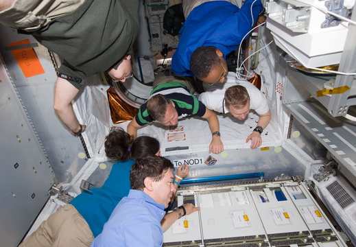 STS133-E-08843