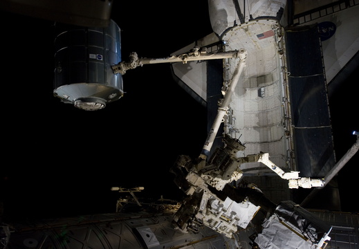 STS133-E-07526