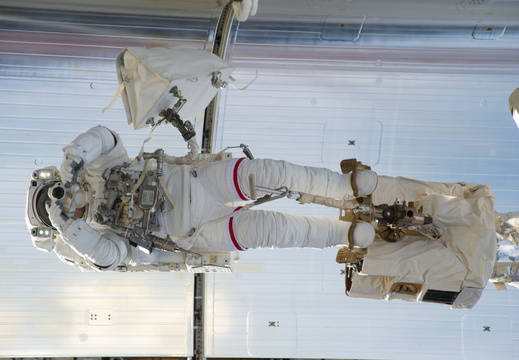 STS133-E-08235