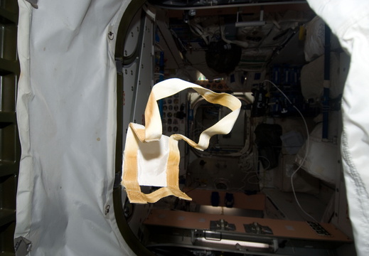 STS133-E-08543