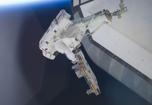 STS133-E-08143