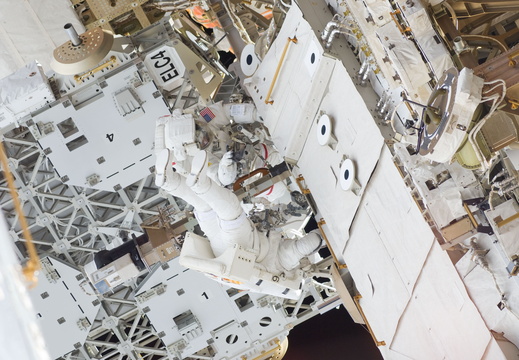 STS133-E-07440