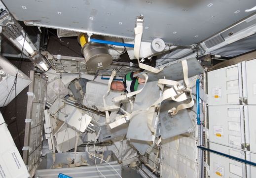 STS133-E-08772