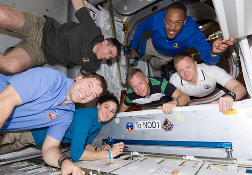 STS133-E-08852