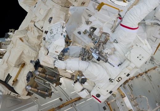 STS133-E-08169