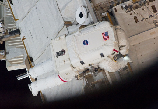 STS133-E-07418