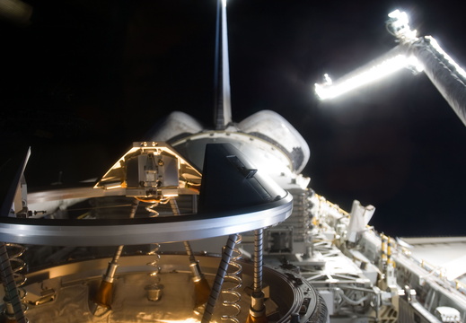 STS133-E-06786