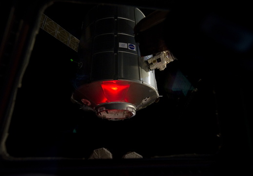 STS133-E-07568