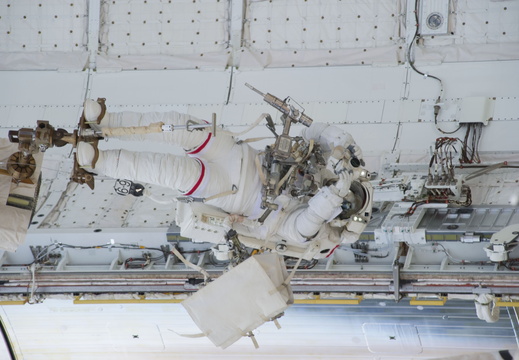 STS133-E-08243