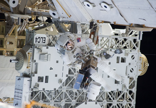 STS133-E-08033