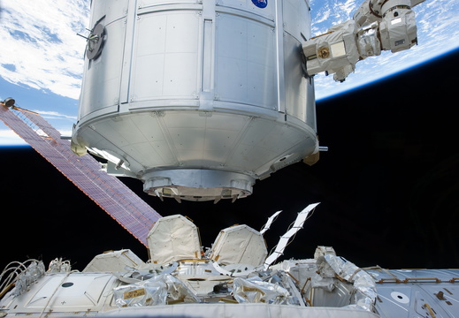 STS133-E-07598