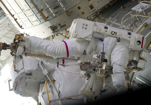 STS133-E-08168