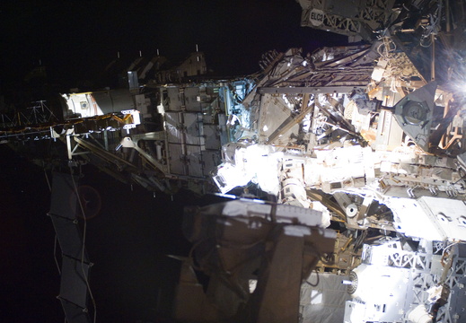 STS133-E-07403