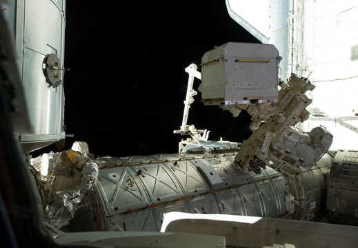 STS133-E-08093