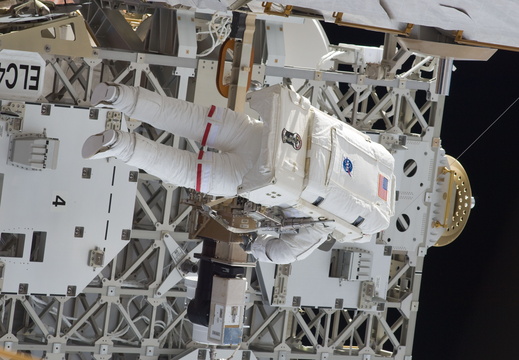 STS133-E-07431